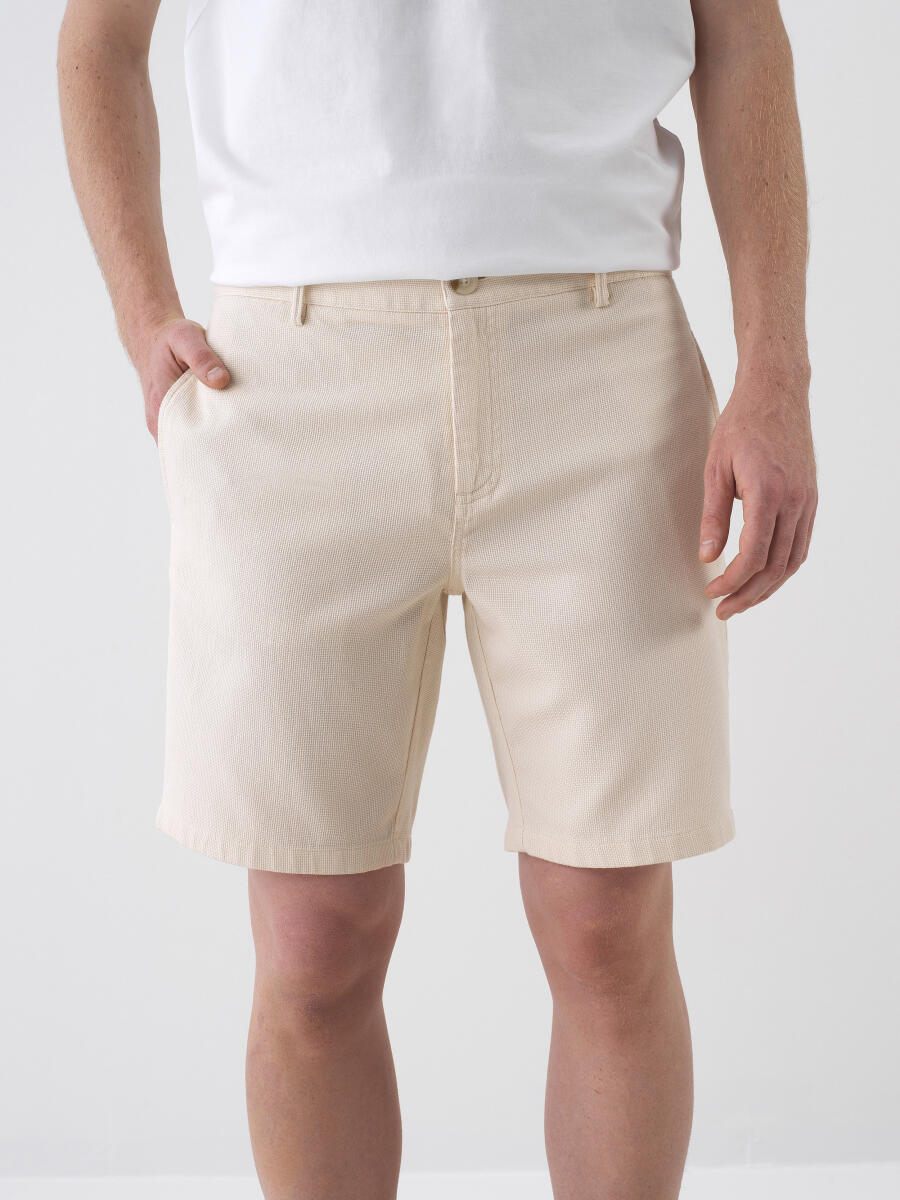Naturel Pamuk Dokulu Regular Fit Şort - 1