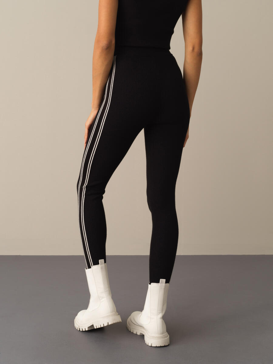 Siyah Esnek Dokulu Yüksek Bel Slim Fit Triko Tayt - 4