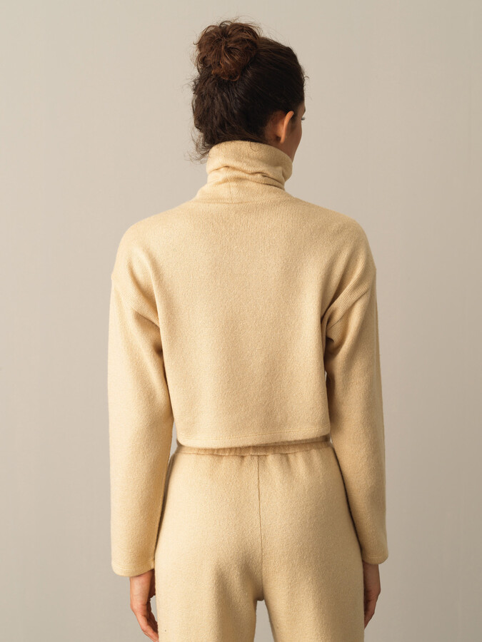 Bej Yumuşak Dokulu Oversize Crop - Xint