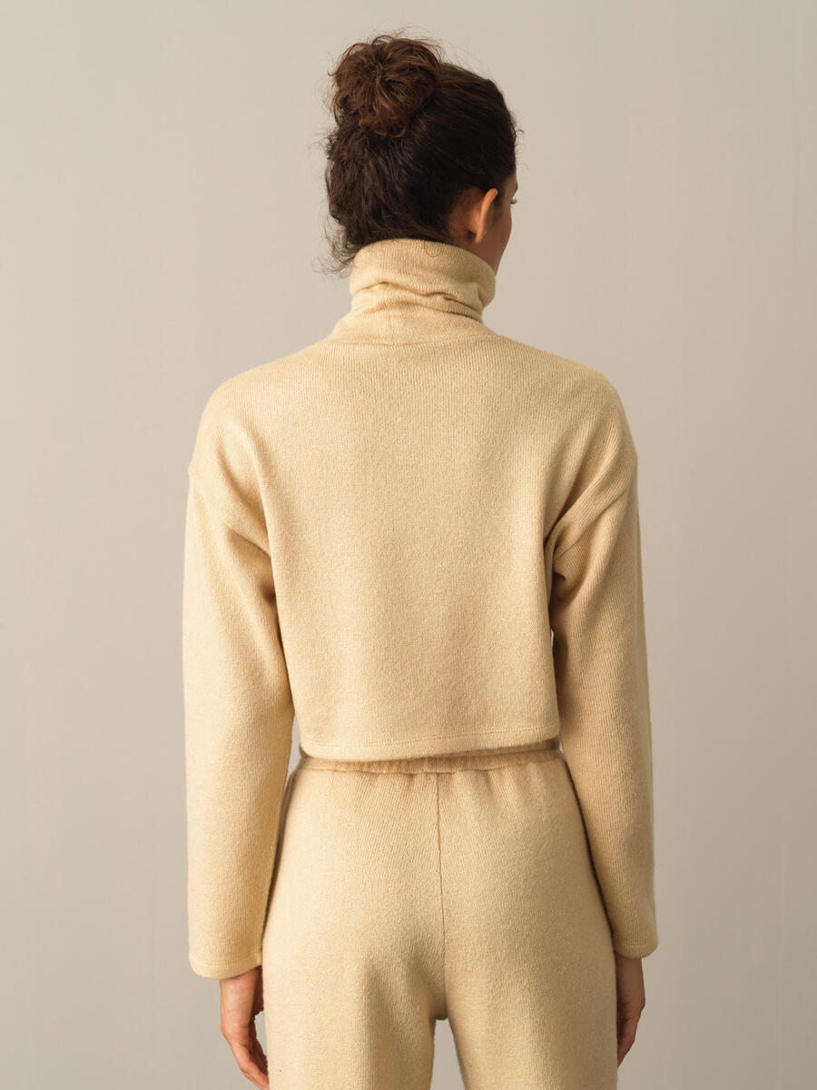 Bej Yumuşak Dokulu Oversize Crop - 4