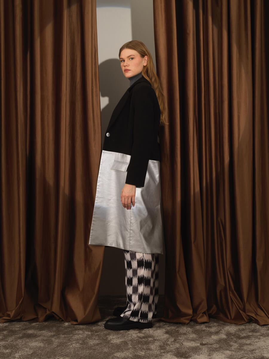 Buttoned Back Printed Oversized Coat - 5