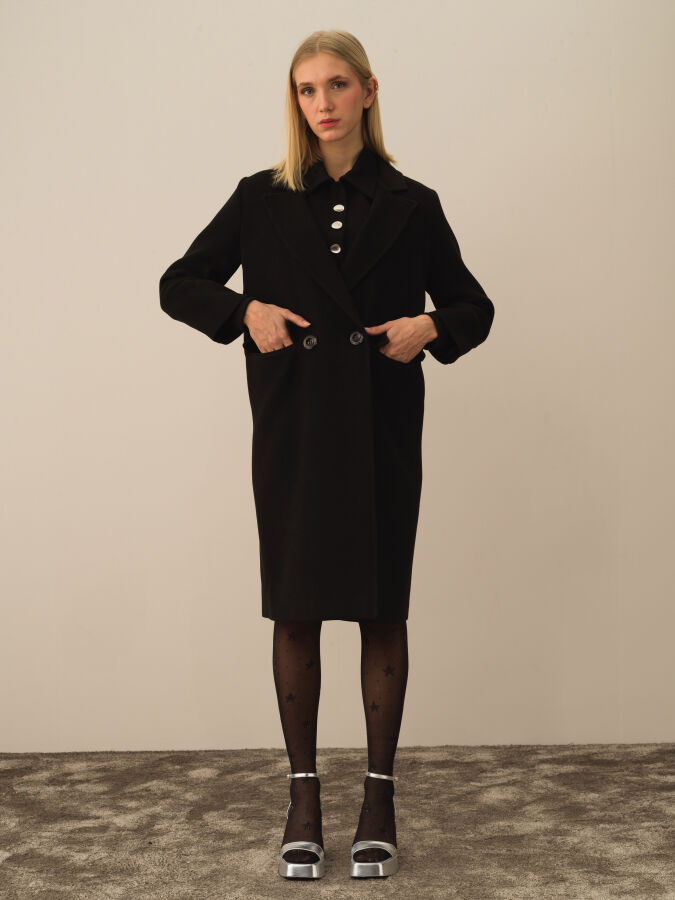 Buttoned Oversized Coat - Xint