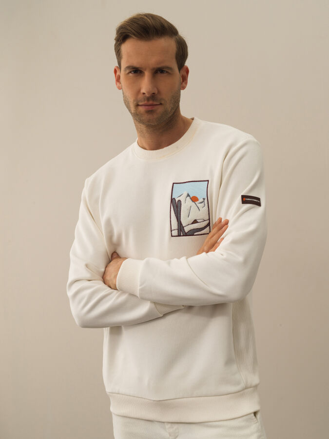 Cotton Regular Fit Embroidered Sweatshirt - Xint