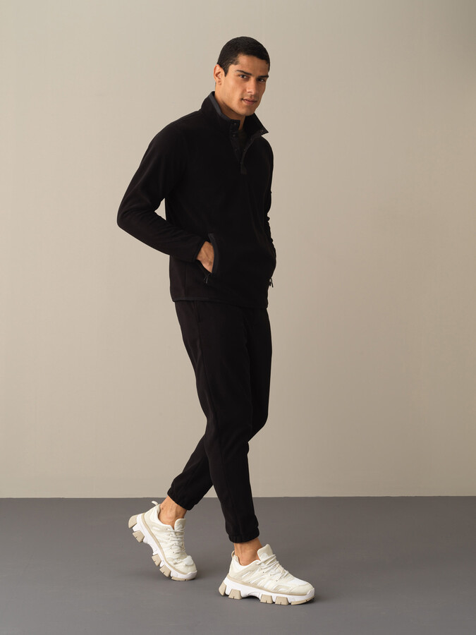 Siyah Formunu Koruyan Regular Fit Polar Sweatshirt - Xint