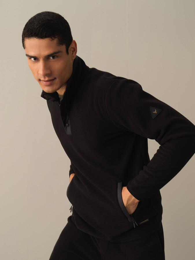 Siyah Formunu Koruyan Regular Fit Polar Sweatshirt - Xint