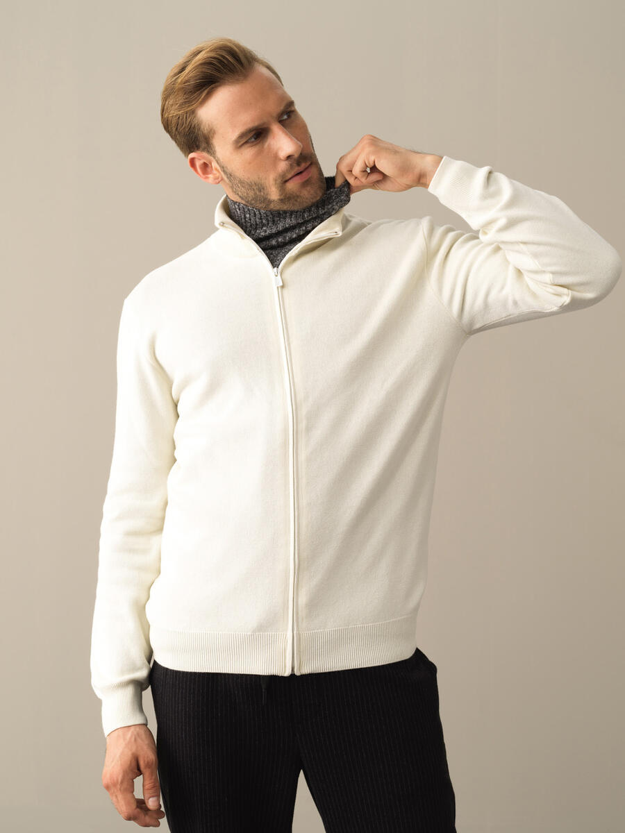 Ekru Pamuk Dokulu Fermuarlı Hırka