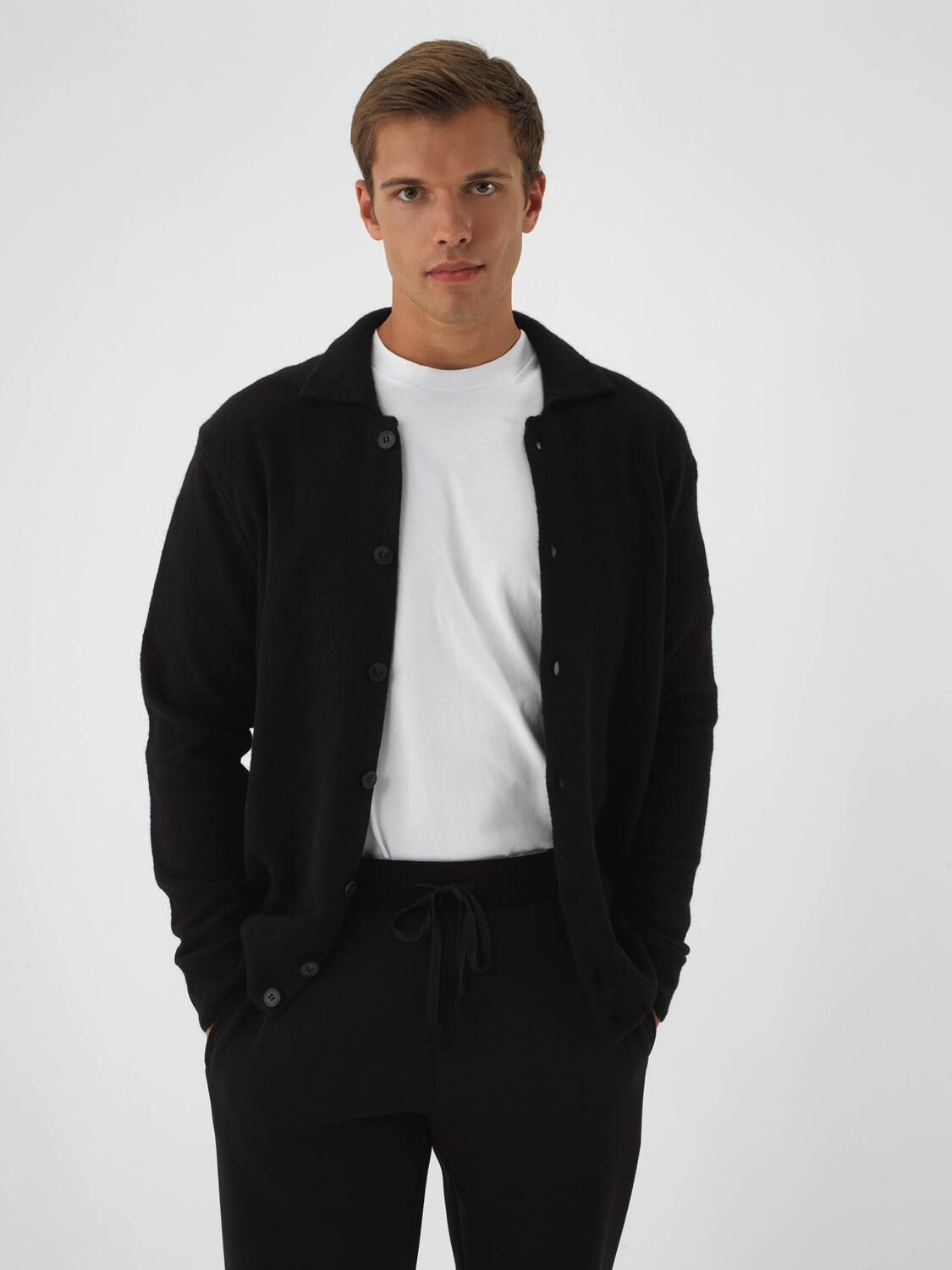 Siyah Yumuşak Dokulu Regular Fit Hırka - 2