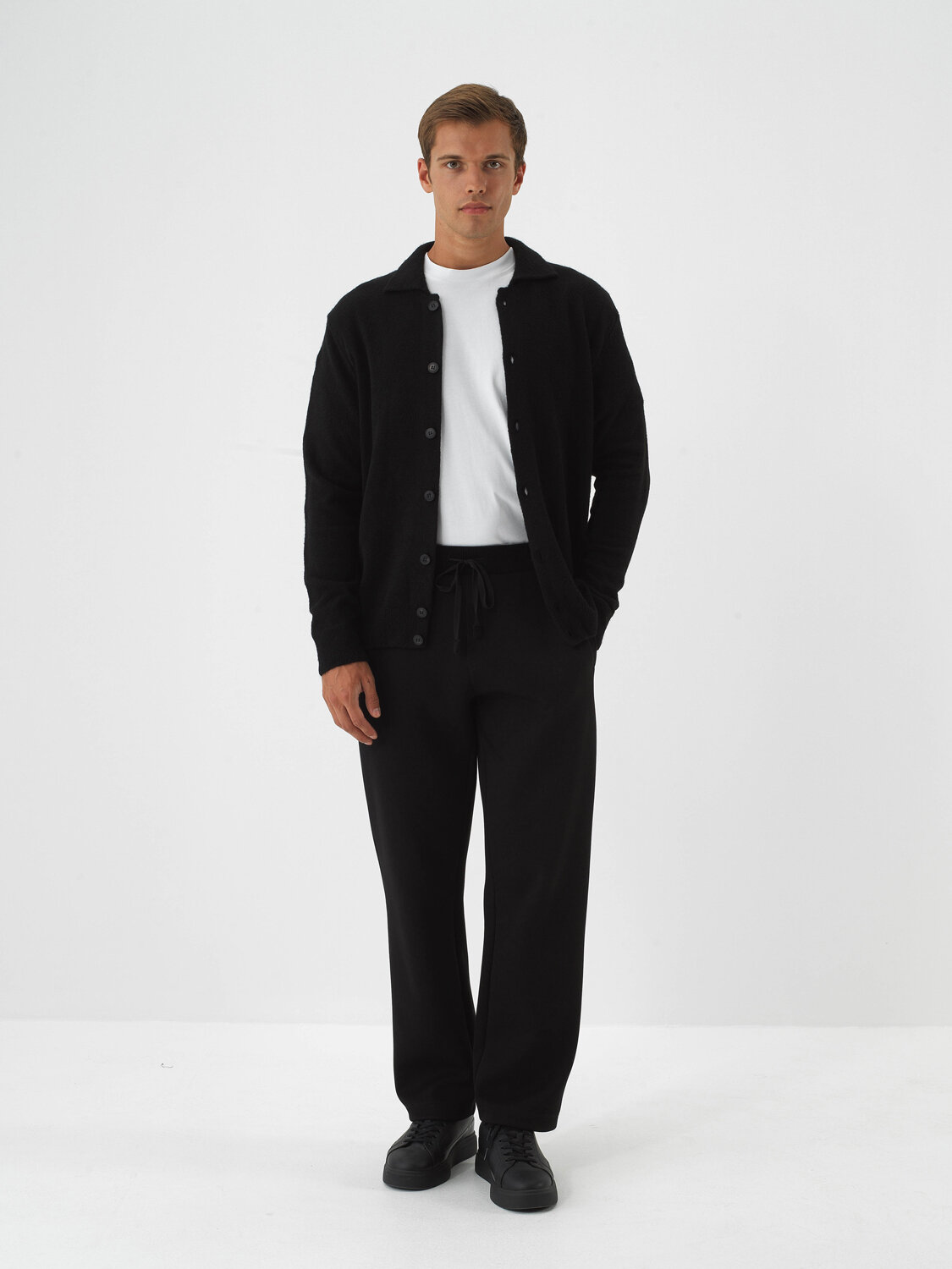 Siyah Yumuşak Dokulu Regular Fit Hırka - Xint