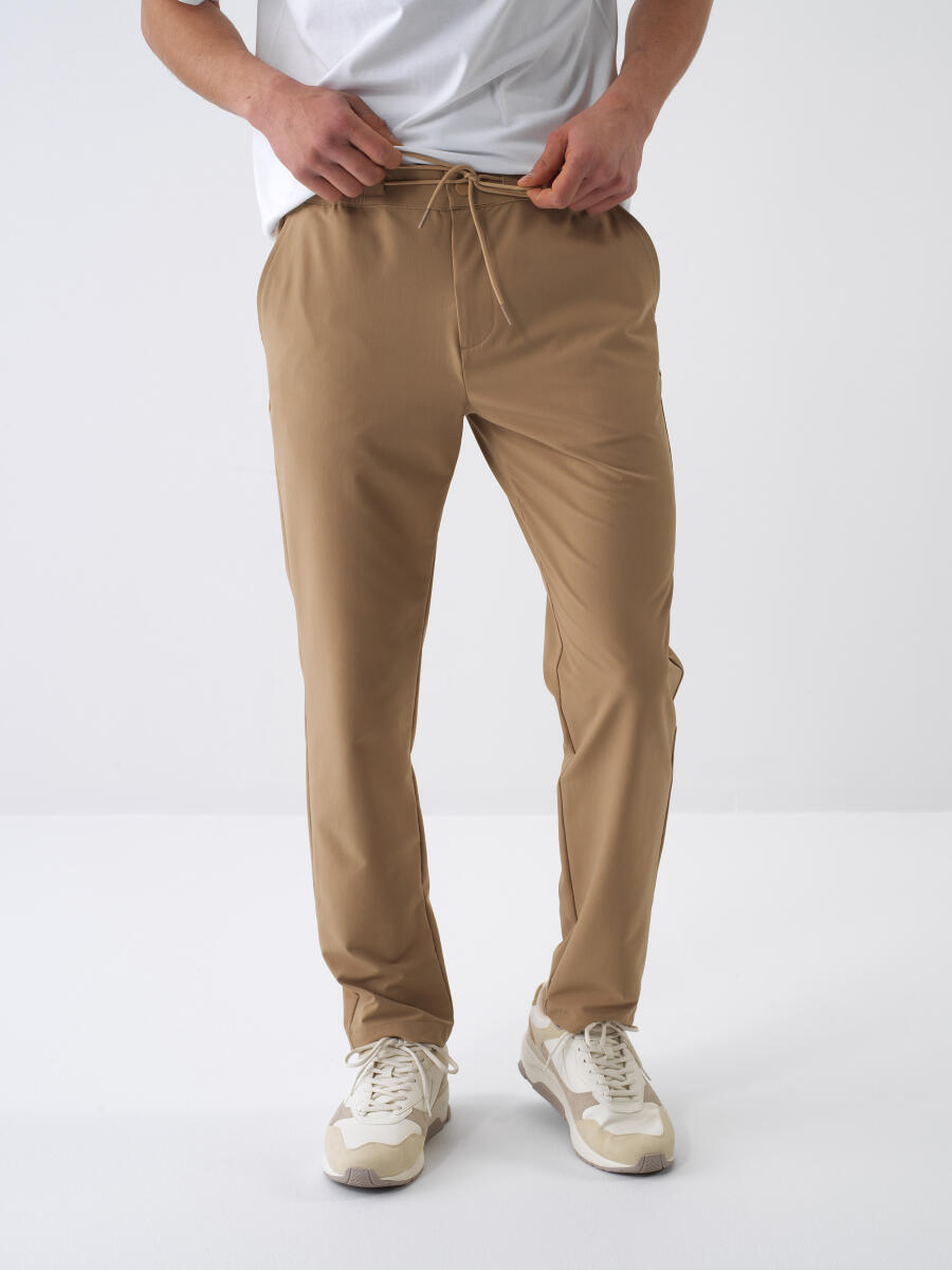 Camel Formunu Koruyan Slim Fit Jogger - 1