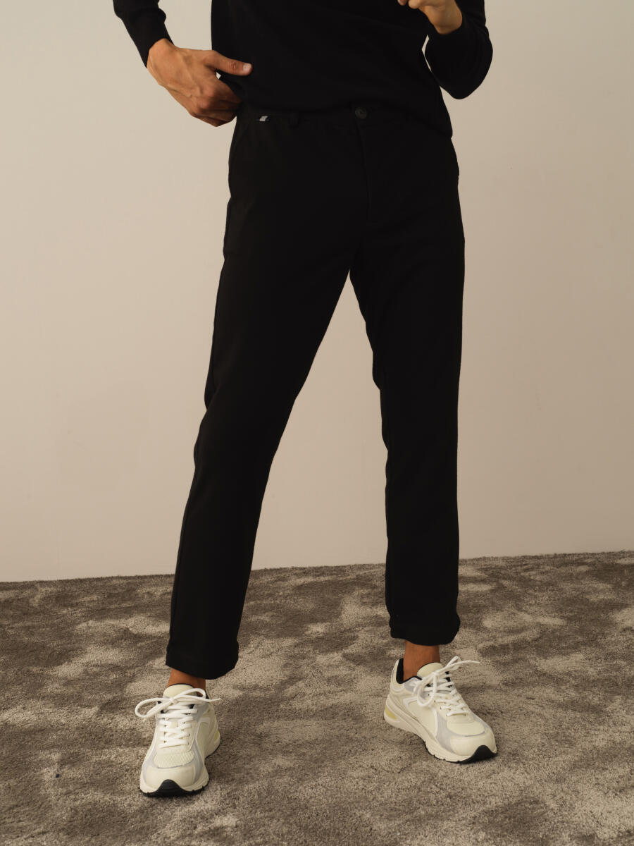 Siyah Esnek Dokulu Regular Fit Jogger Pantolon