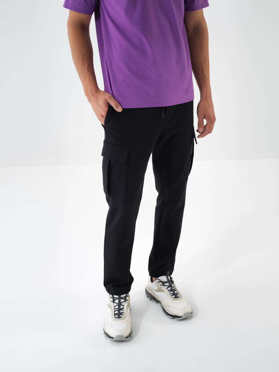 Siyah Pamuk Dokulu Regular Fit Jogger Pantolon