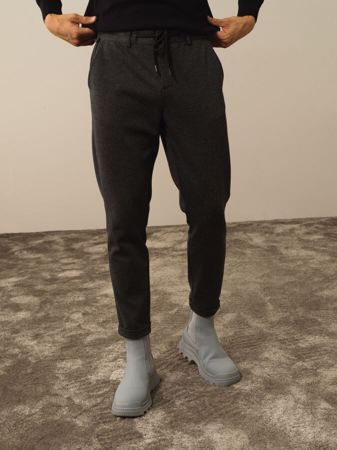 Siyah Pamuk Dokulu Slim Fit Jogger Pantolon - Xint