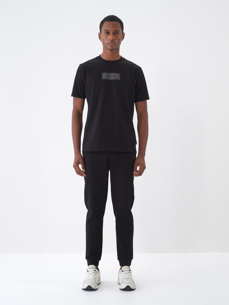 Siyah Pamuk Dokulu Regular Fit Jogger - 1