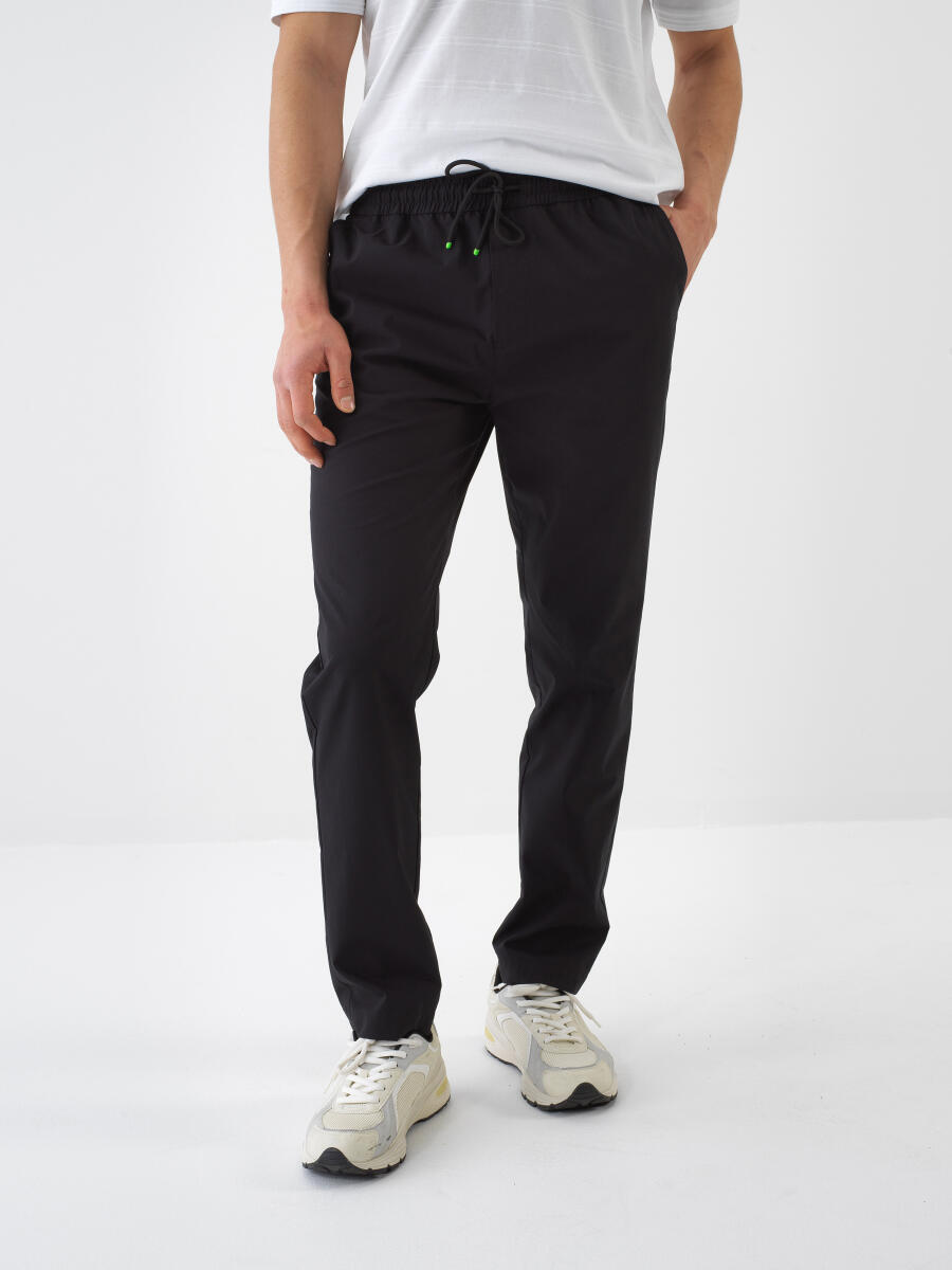 Siyah Pamuk Dokulu Slim Fit Jogger - 1