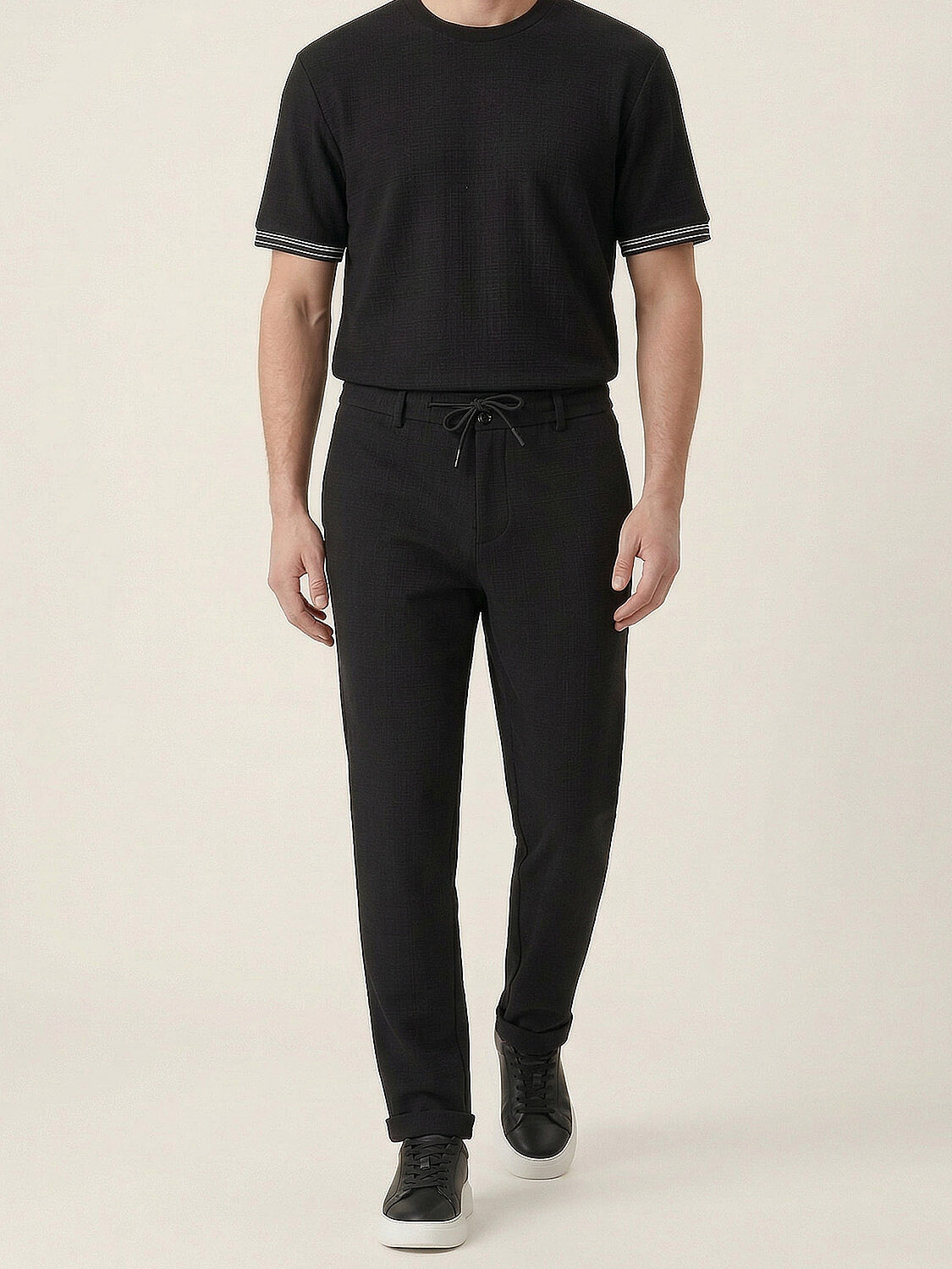 Siyah Pamuk Dokulu Regular Fit Jogger