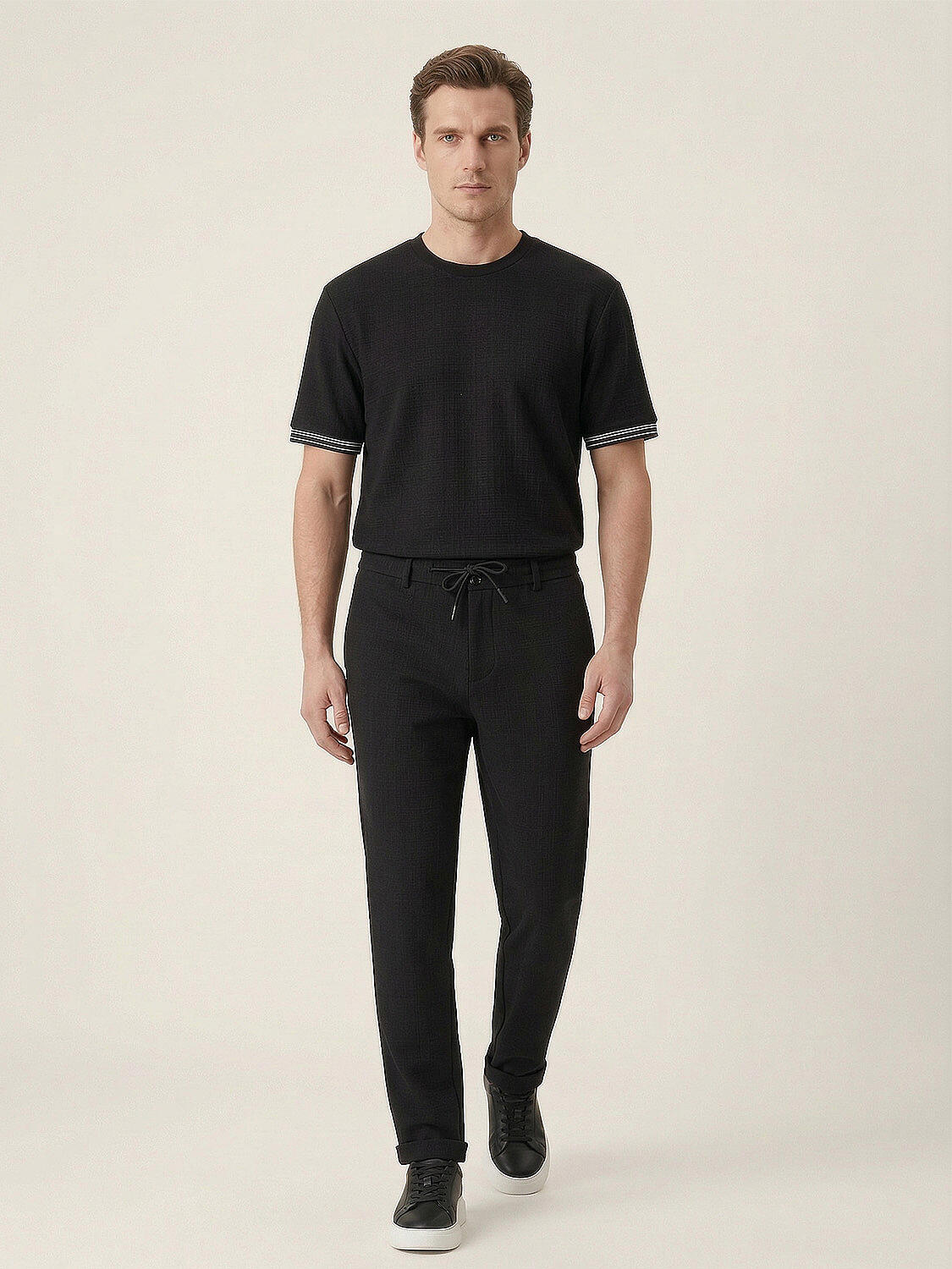 Siyah Pamuk Dokulu Regular Fit Jogger - 2