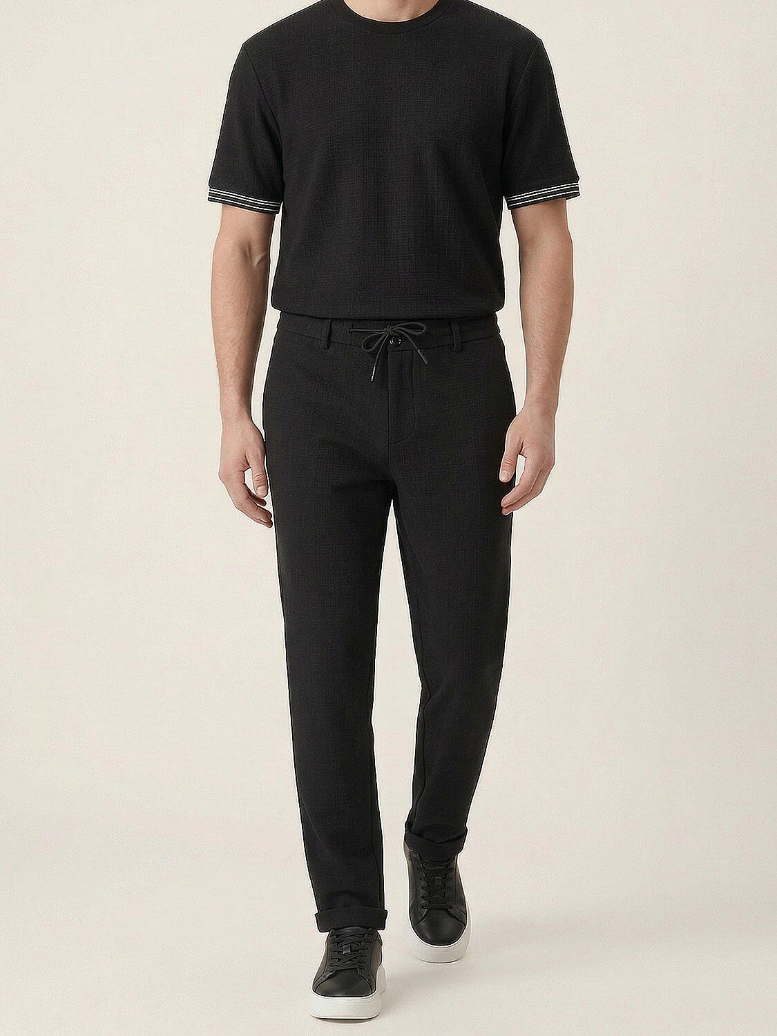 Siyah Pamuk Dokulu Regular Fit Jogger - 1