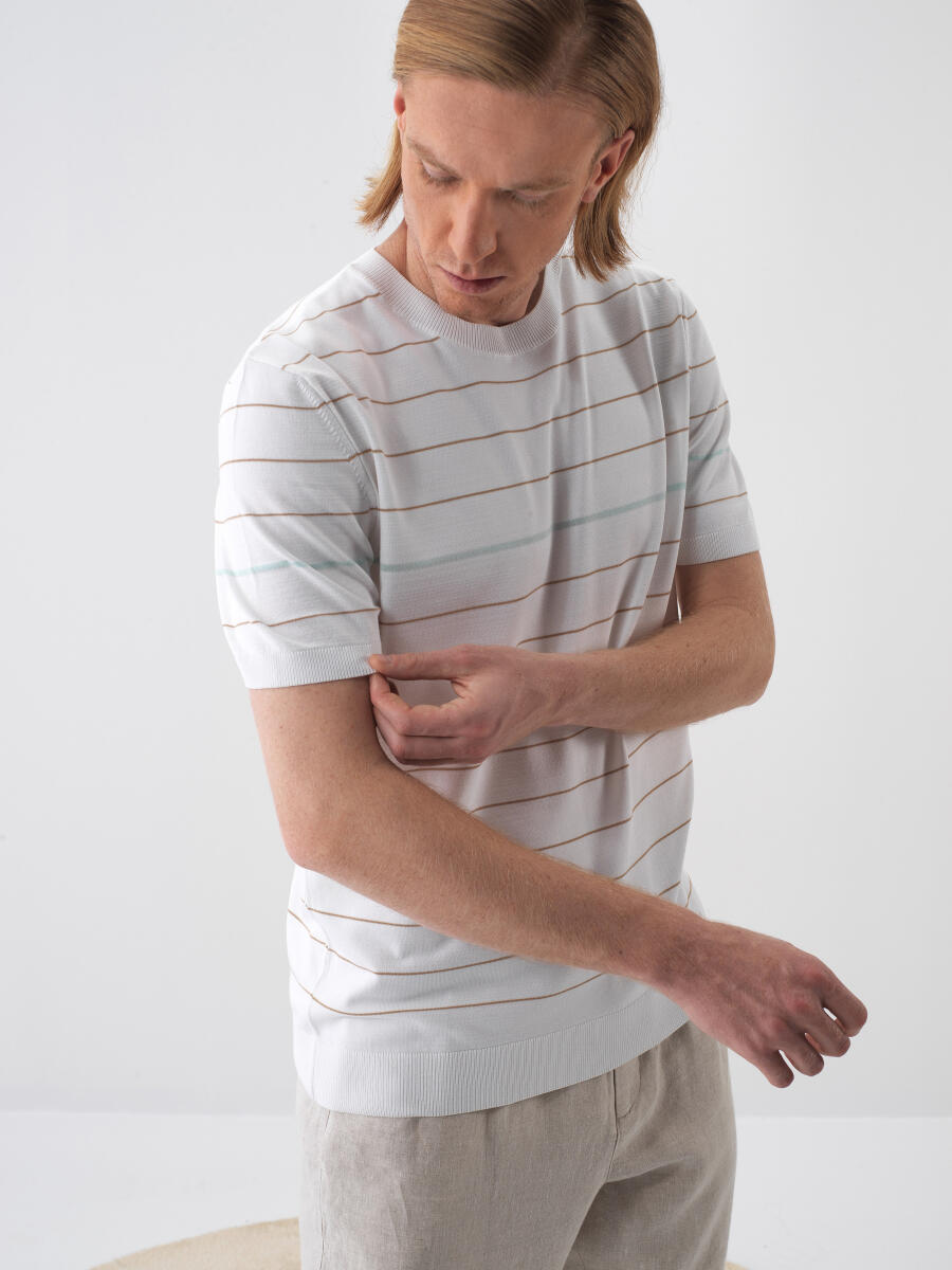 Beyaz Doğal Dökümlü Regular Fit Kazak - 2