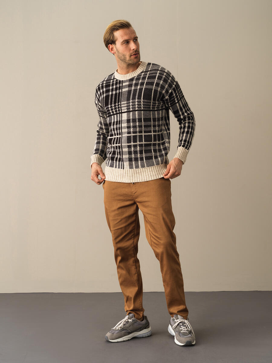 Siyah Regular Fit Bisiklet Yaka Yünlü Kazak - 2