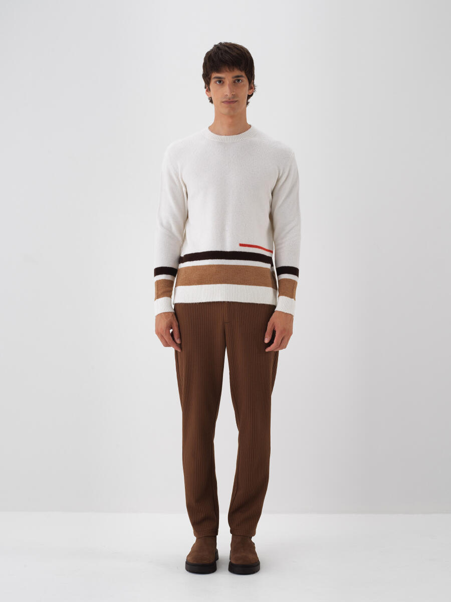 Ekru Yumuşak Dokulu Regular Fit Kazak - 2