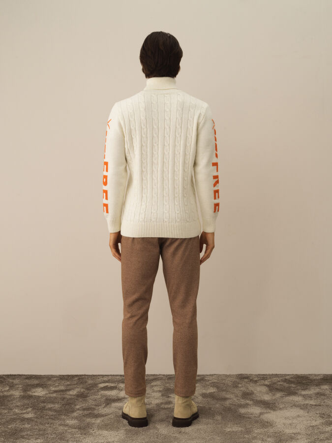 Kırık Beyaz Doğal Yün Dokulu Regular Fit Kazak - Xint