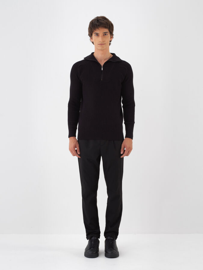 Siyah Doğal Yün Dokulu Regular Fit Kazak - Xint