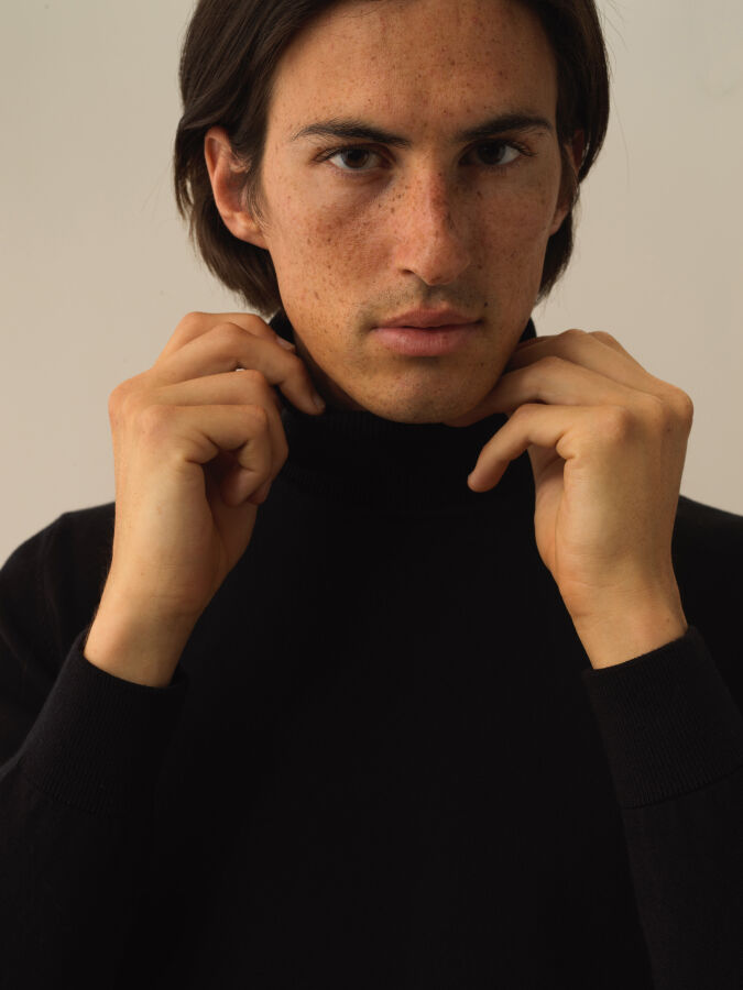 Siyah Pamuk Dokulu Regular Fit Kazak - Xint