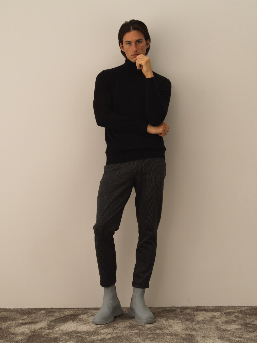 Siyah Pamuk Dokulu Regular Fit Kazak - 2