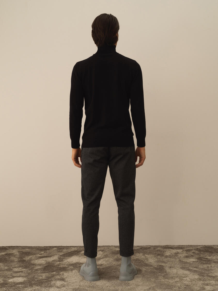 Siyah Pamuk Dokulu Regular Fit Kazak - 5