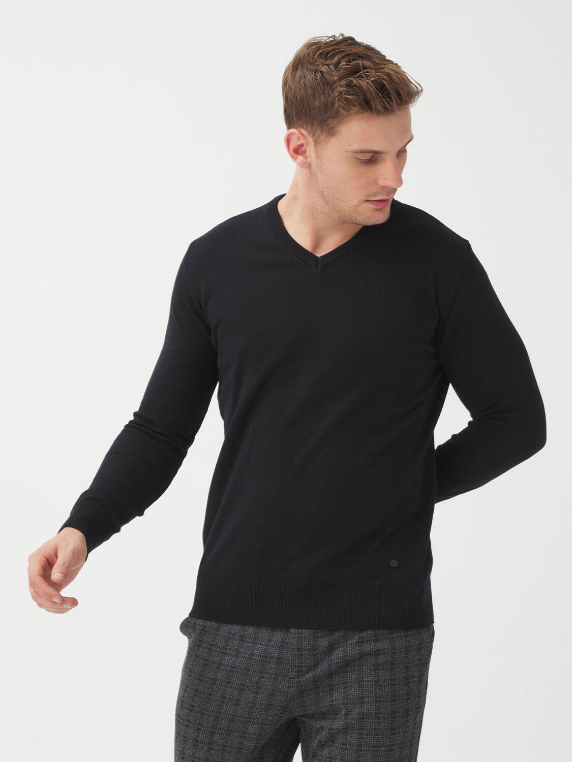 V Yaka Pamuklu Slim Fit Basic Kazak