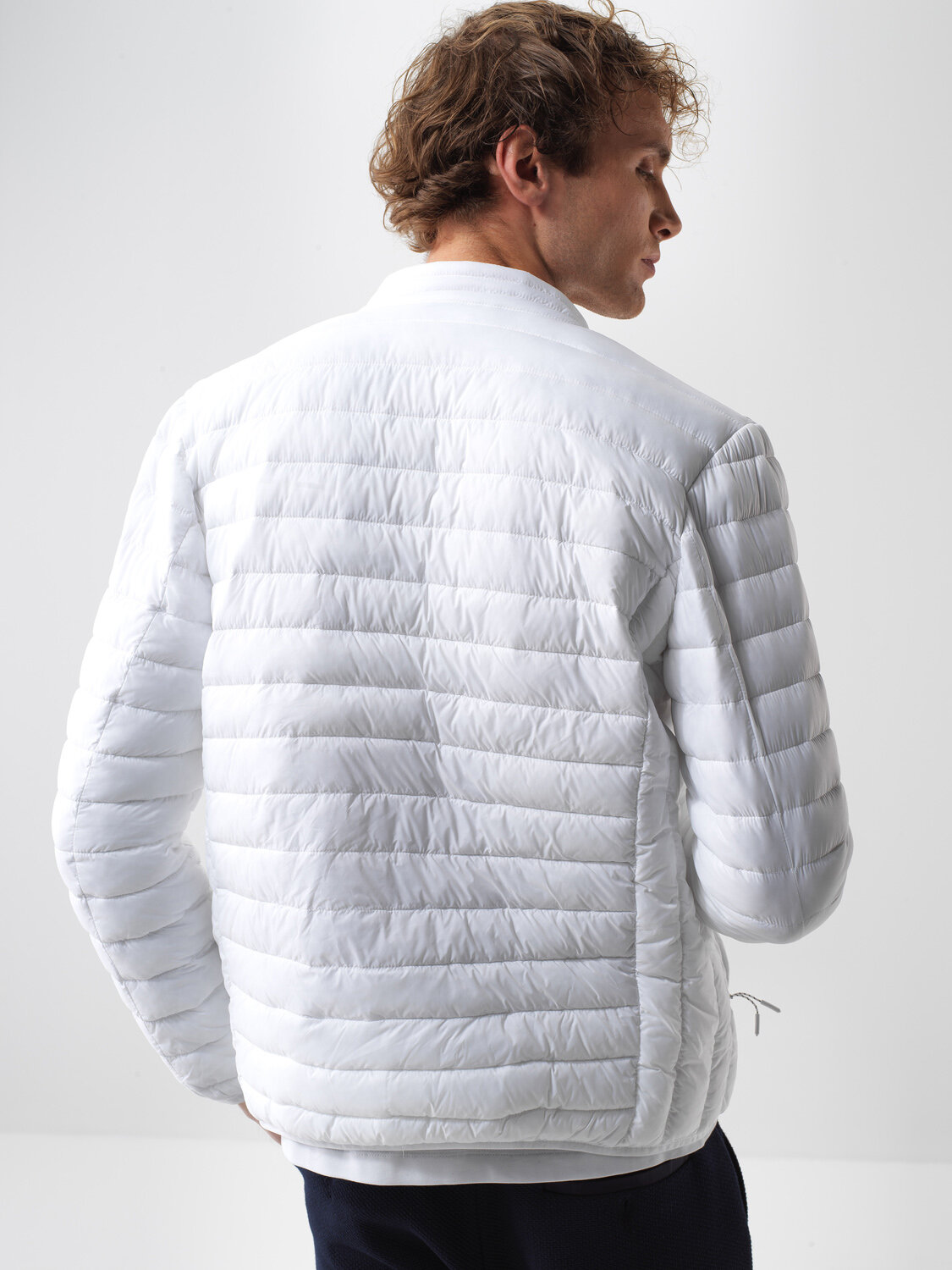 Beyaz Formunu Koruyan Regular Fit Mont - Xint