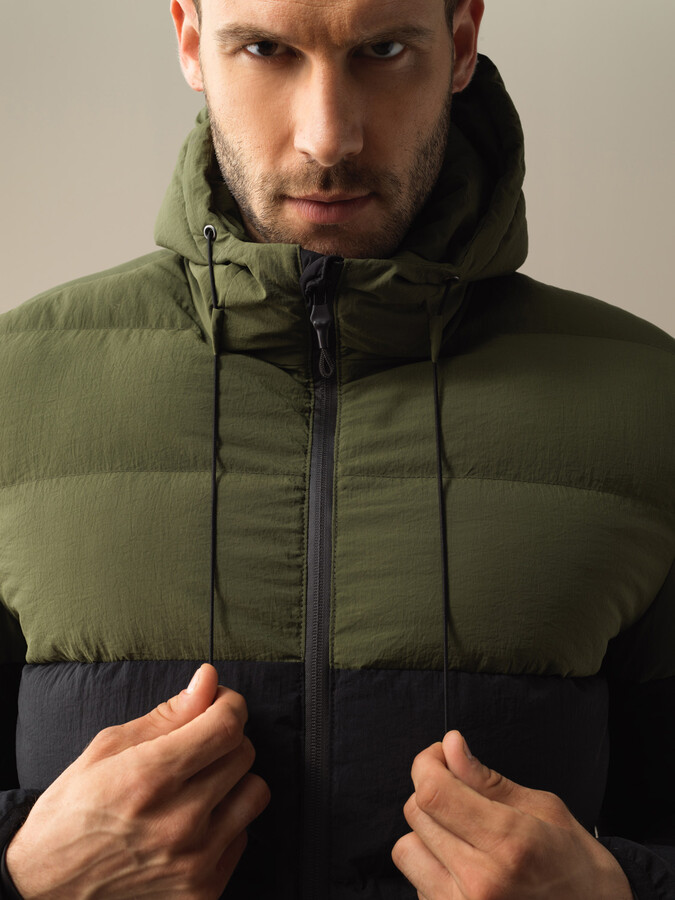 Siyah Formunu Koruyan Regular Fit Şişme Mont - Xint