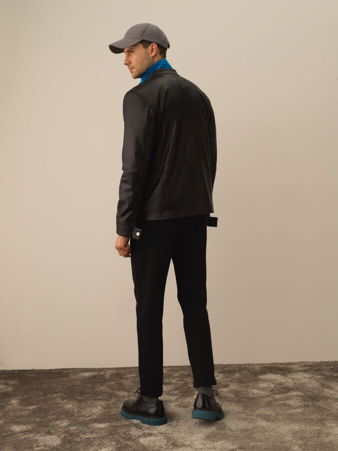 Siyah Regular Fit Hakim Yaka Deri Görünümlü Mont - 4