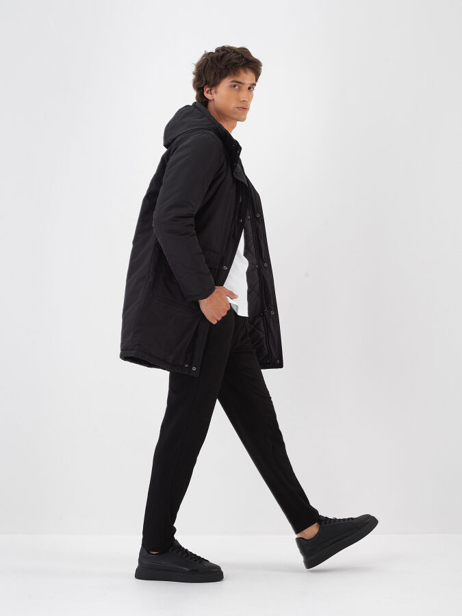 Siyah Formunu Koruyan Regular Fit Mont - Xint