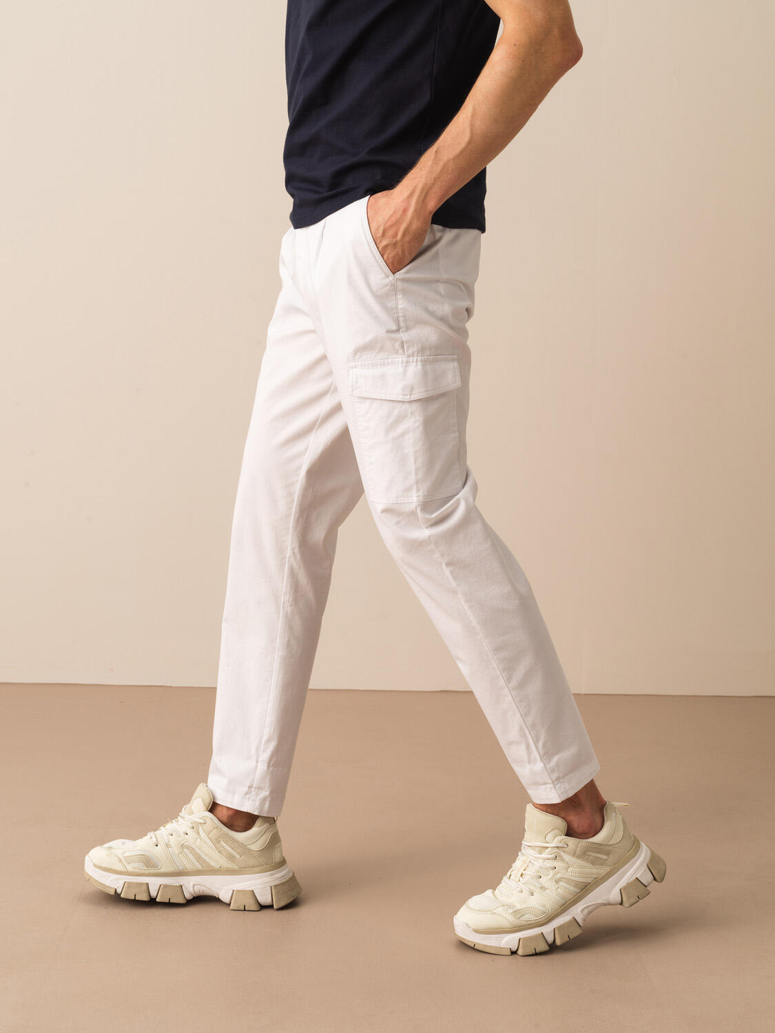 Kırık Beyaz Pamuk Dokulu Slim Fit Pantolon