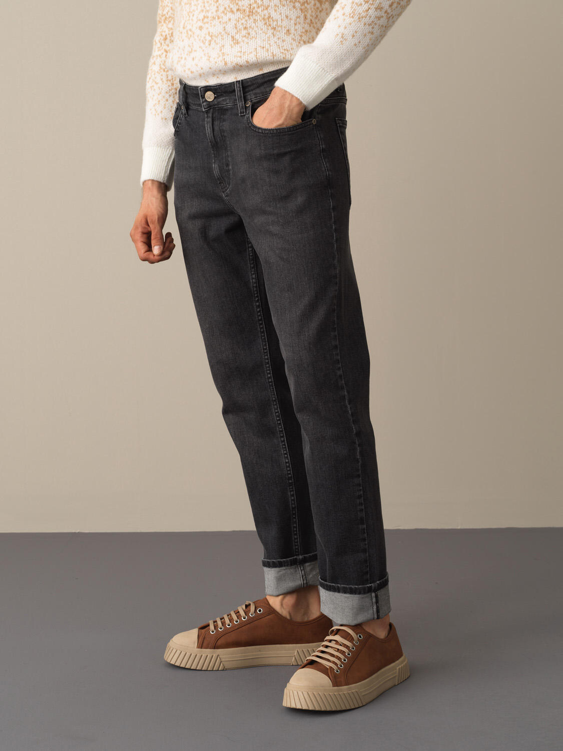 Gri Pamuk Dokulu Slim Fit Denim Pantolon