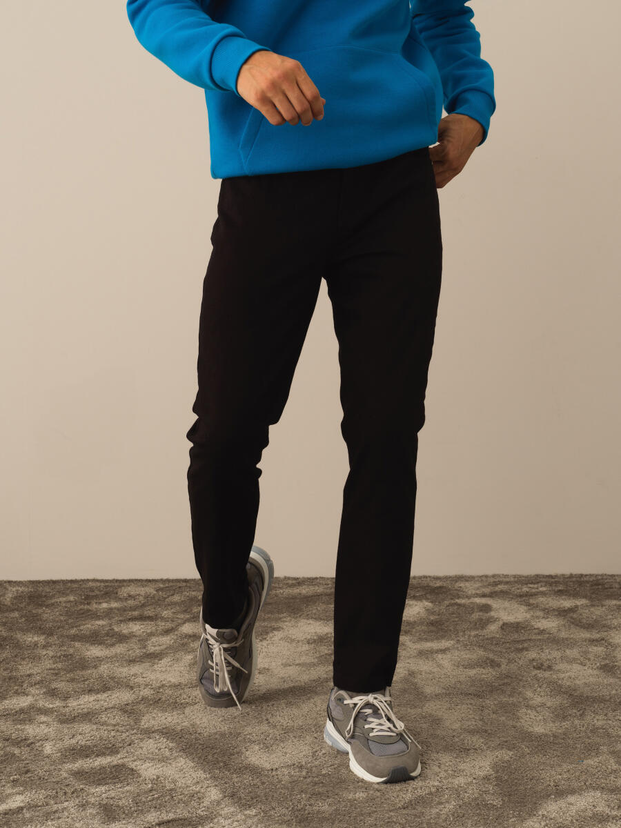 Siyah Pamuk Dokulu Slim Fit Pantolon