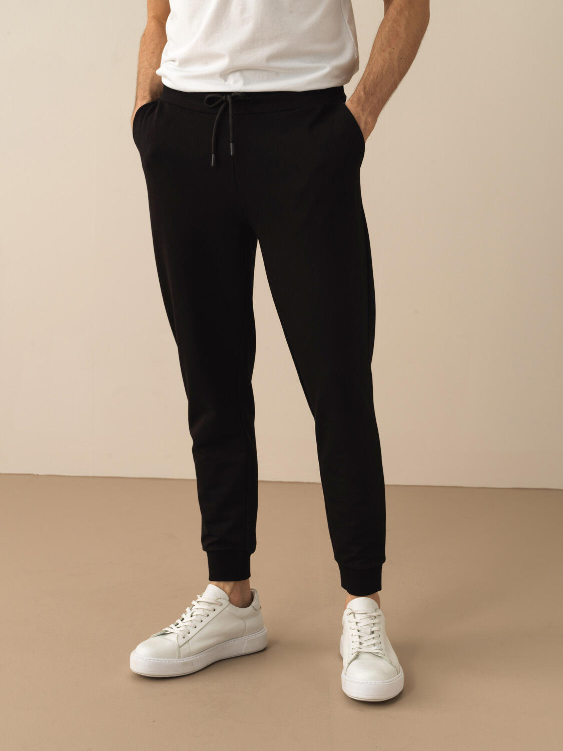 Siyah Pamuk Dokulu Slim Fit Pantolon