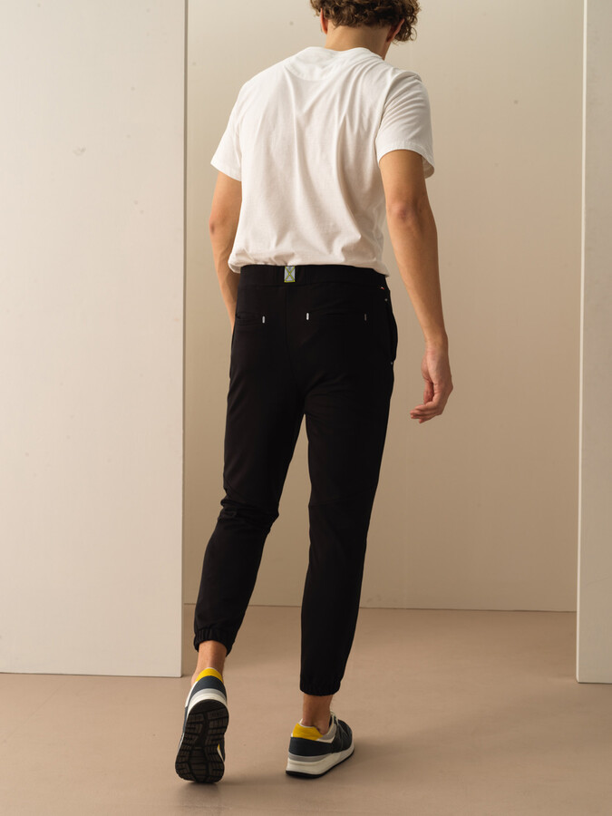 Siyah Pamuk Dokulu Slim Fit Pantolon (3)