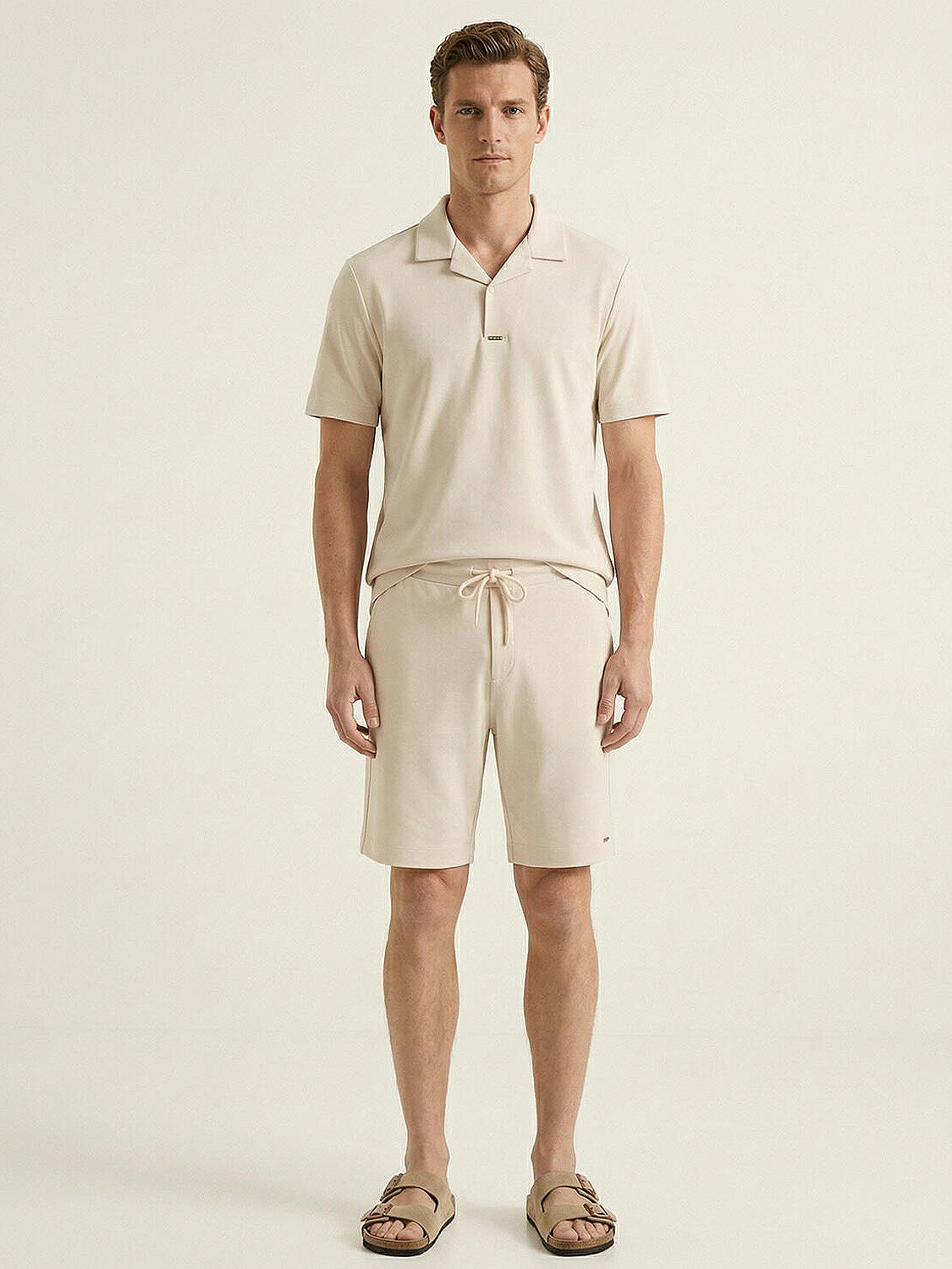 Bej Doğal Dökümlü Regular Fit Şort (1)