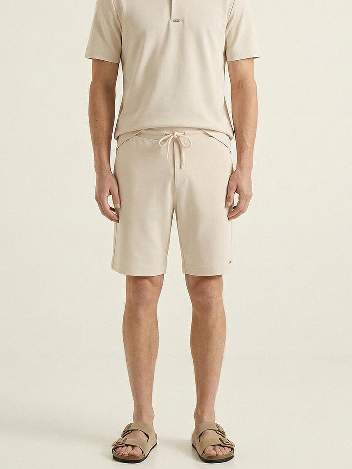 Bej Doğal Dökümlü Regular Fit Şort
