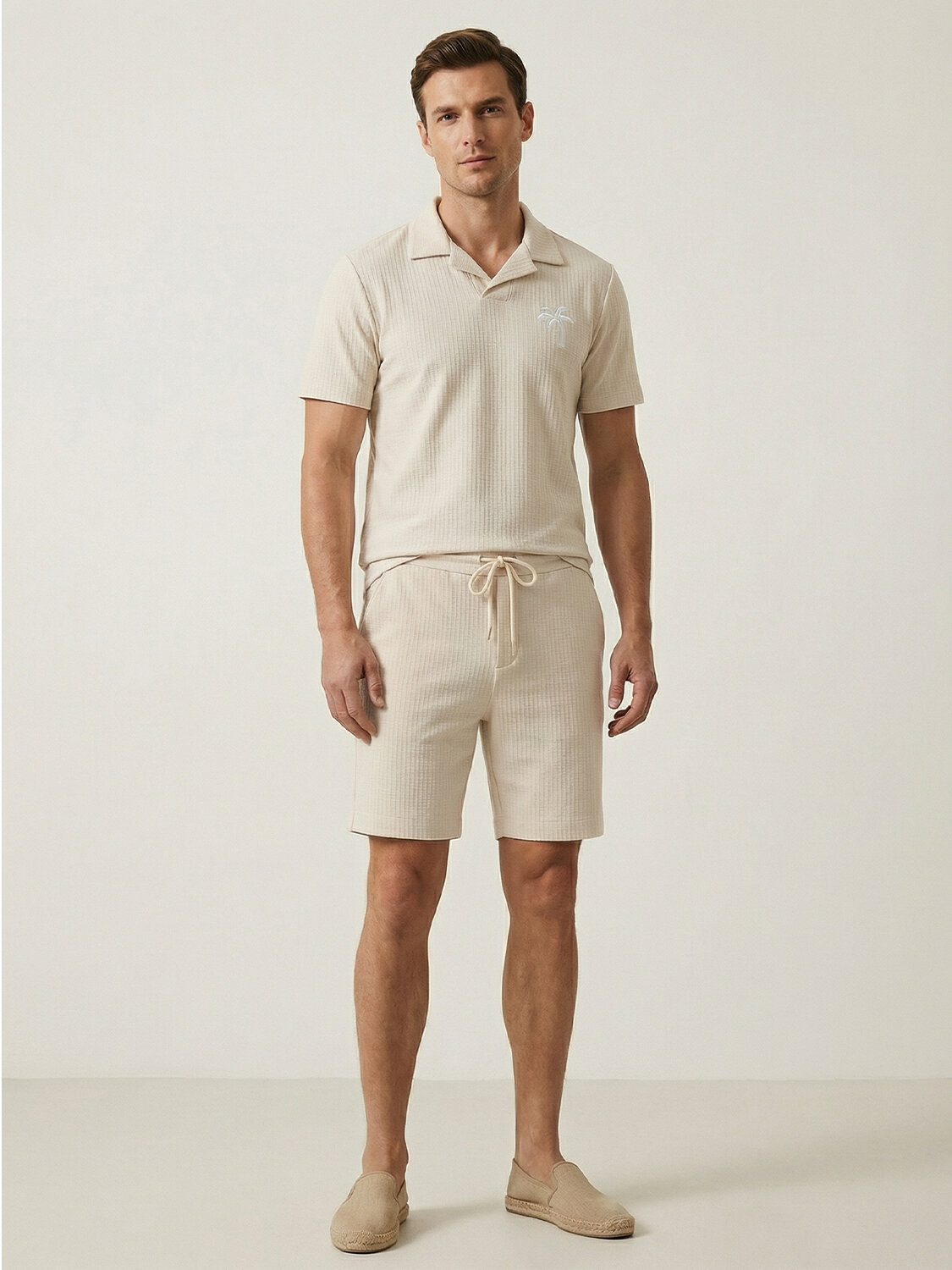 Bej Doğal Dökümlü Regular Fit Şort (1)