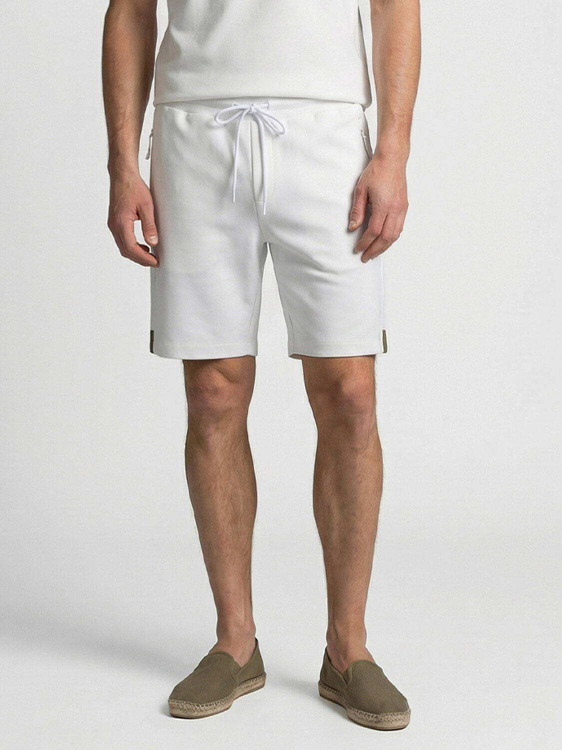 Beyaz Pamuk Dokulu Regular Fit Şort