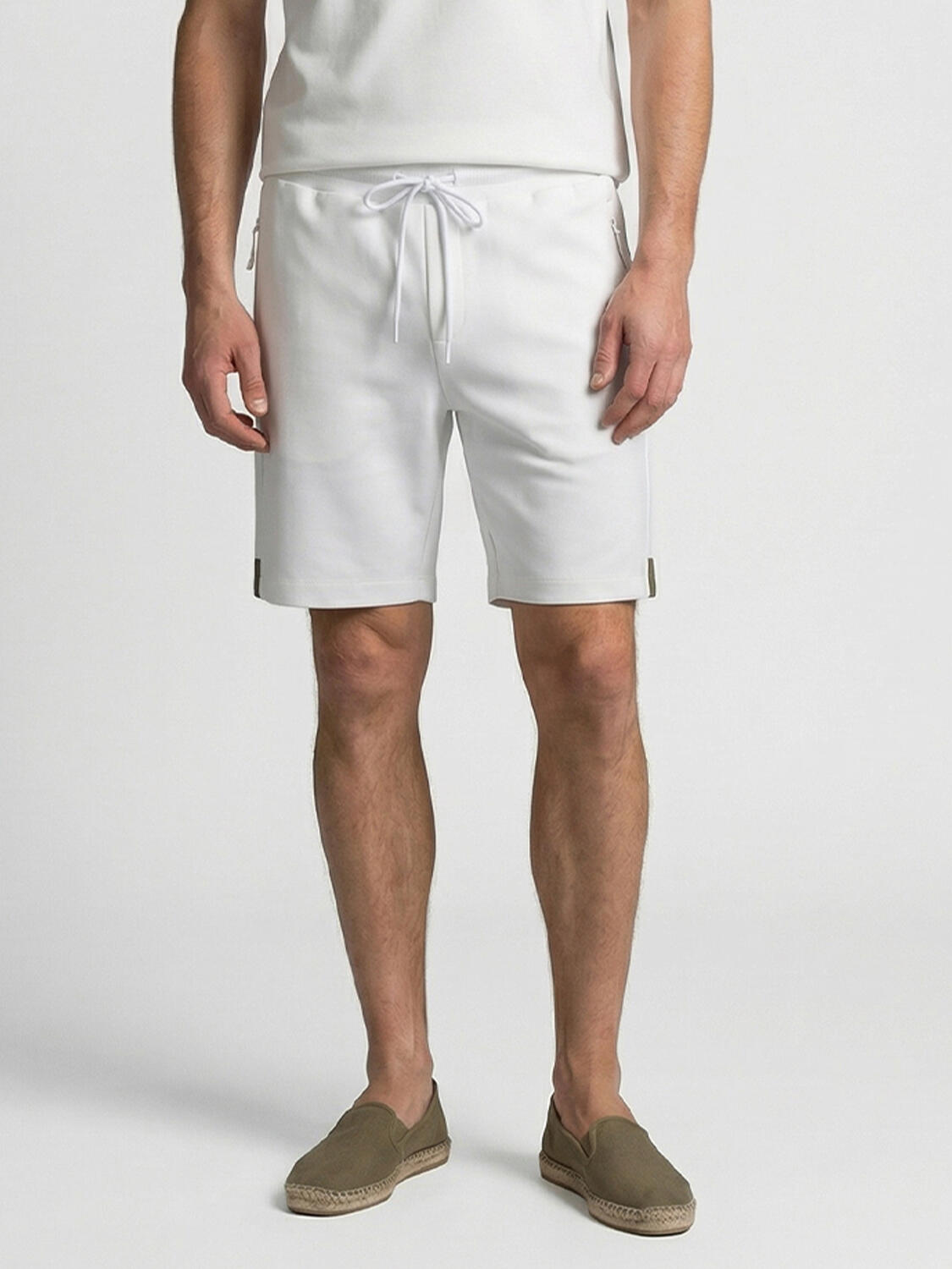 Beyaz Pamuk Dokulu Regular Fit Şort - 1