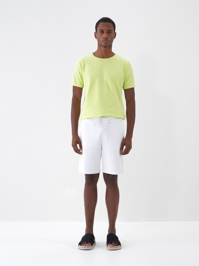 Beyaz Pamuk Dokulu Slim Fit Şort (1)