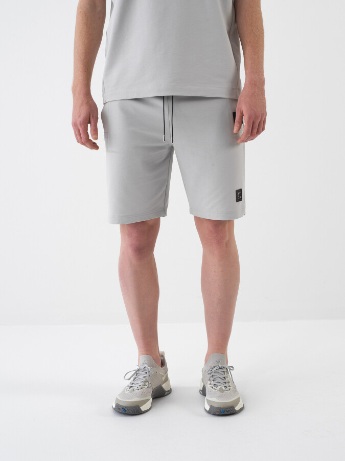 Gri Pamuk Dokulu Regular Fit Şort - 1