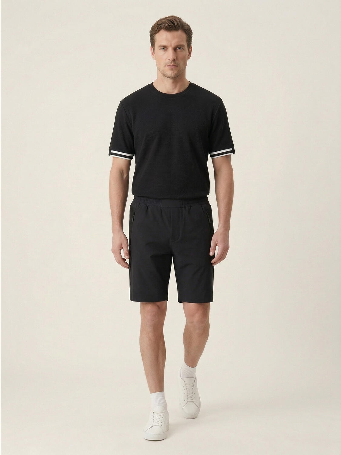 Siyah Formunu Koruyan Regular Fit Şort - 2