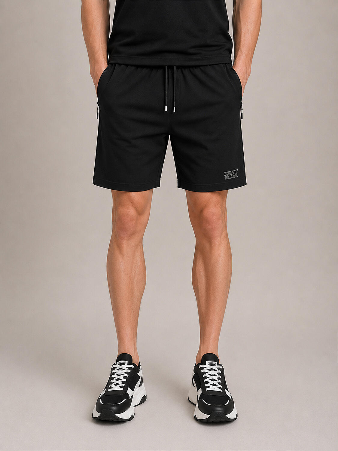 Siyah Formunu Koruyan Slim Fit Şort - 1
