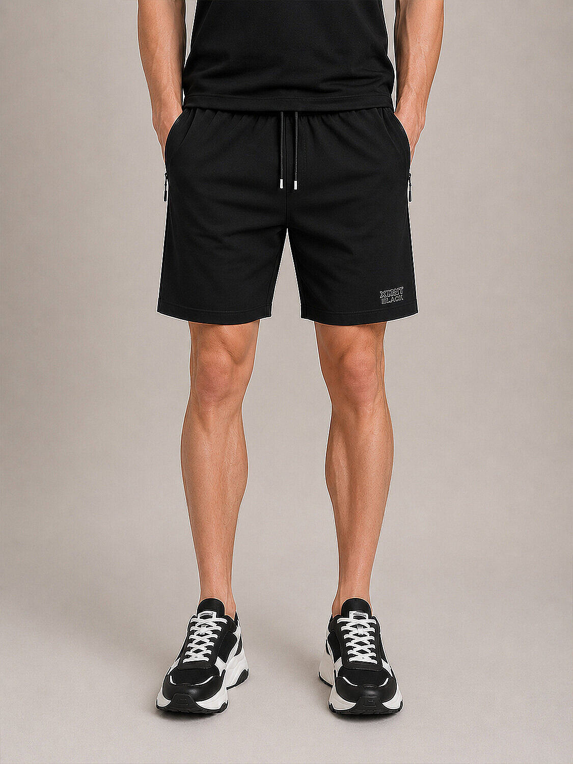 Siyah Formunu Koruyan Slim Fit Şort