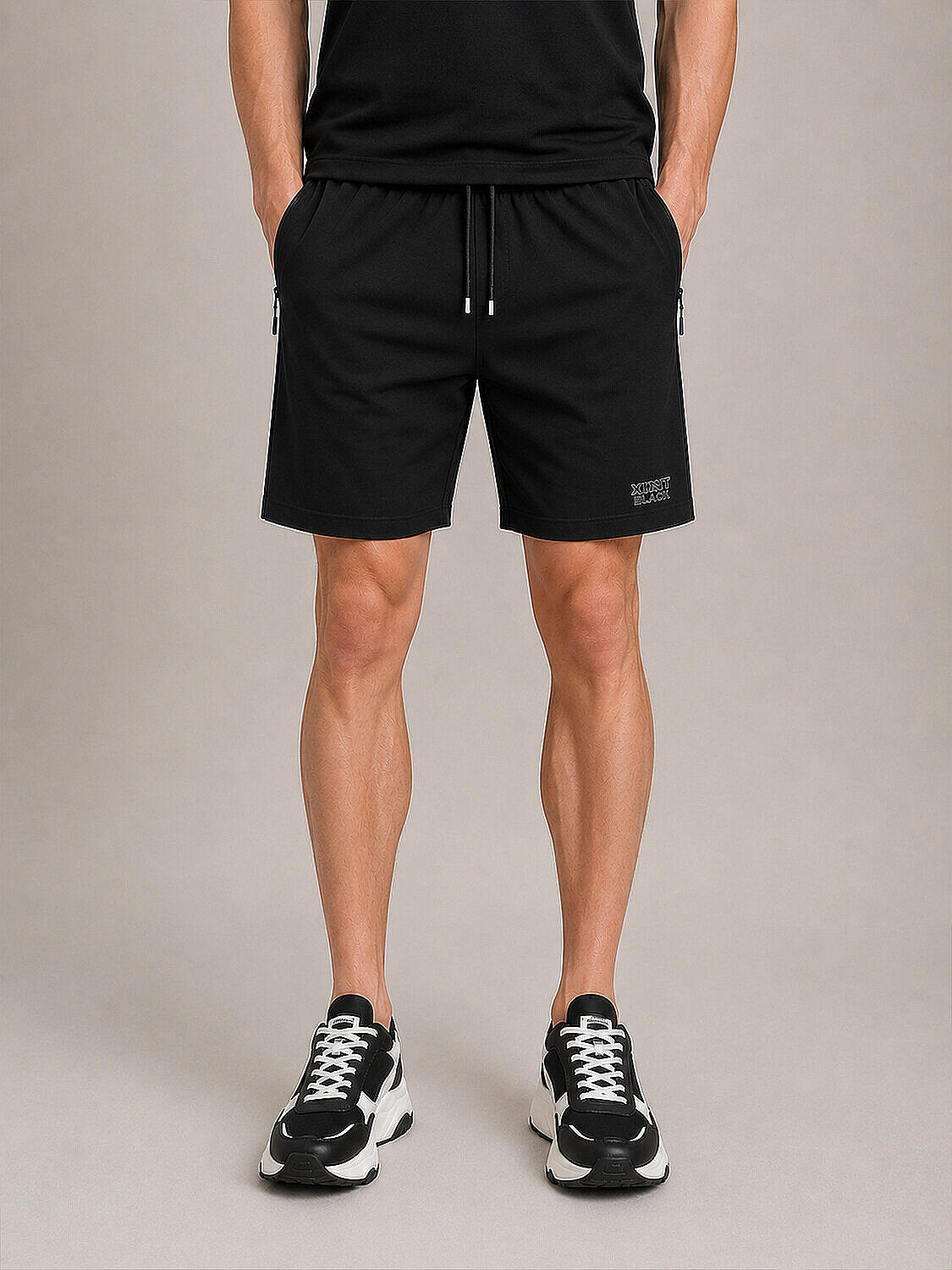 Siyah Formunu Koruyan Slim Fit Şort (1)